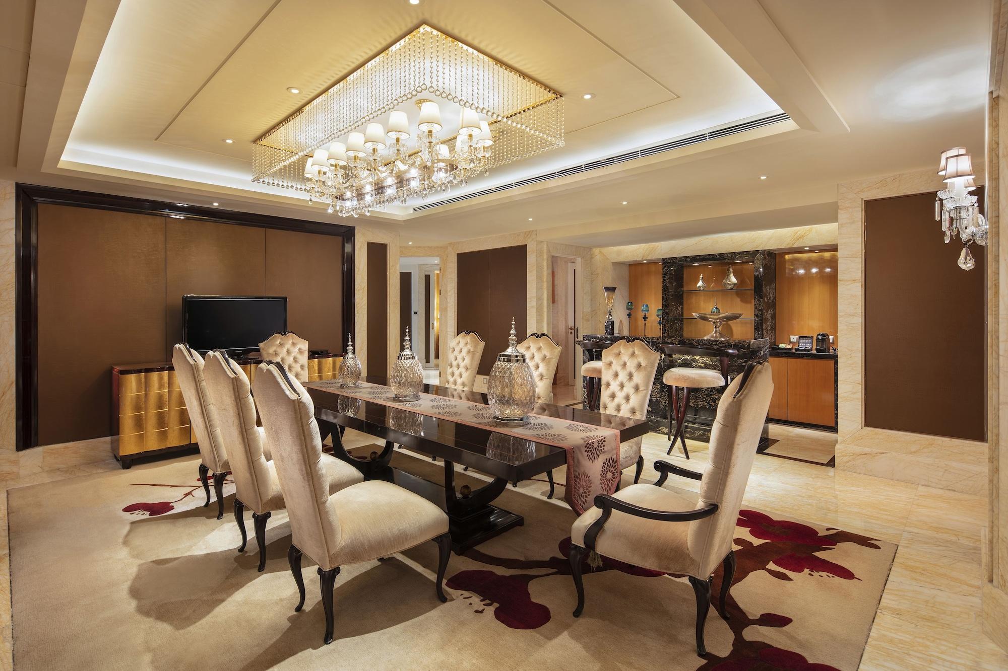 Hilton Guangzhou Baiyun - Free Shuttle For Canton Fair Period, Close To Luhu Golf Club & Leather Market Экстерьер фото