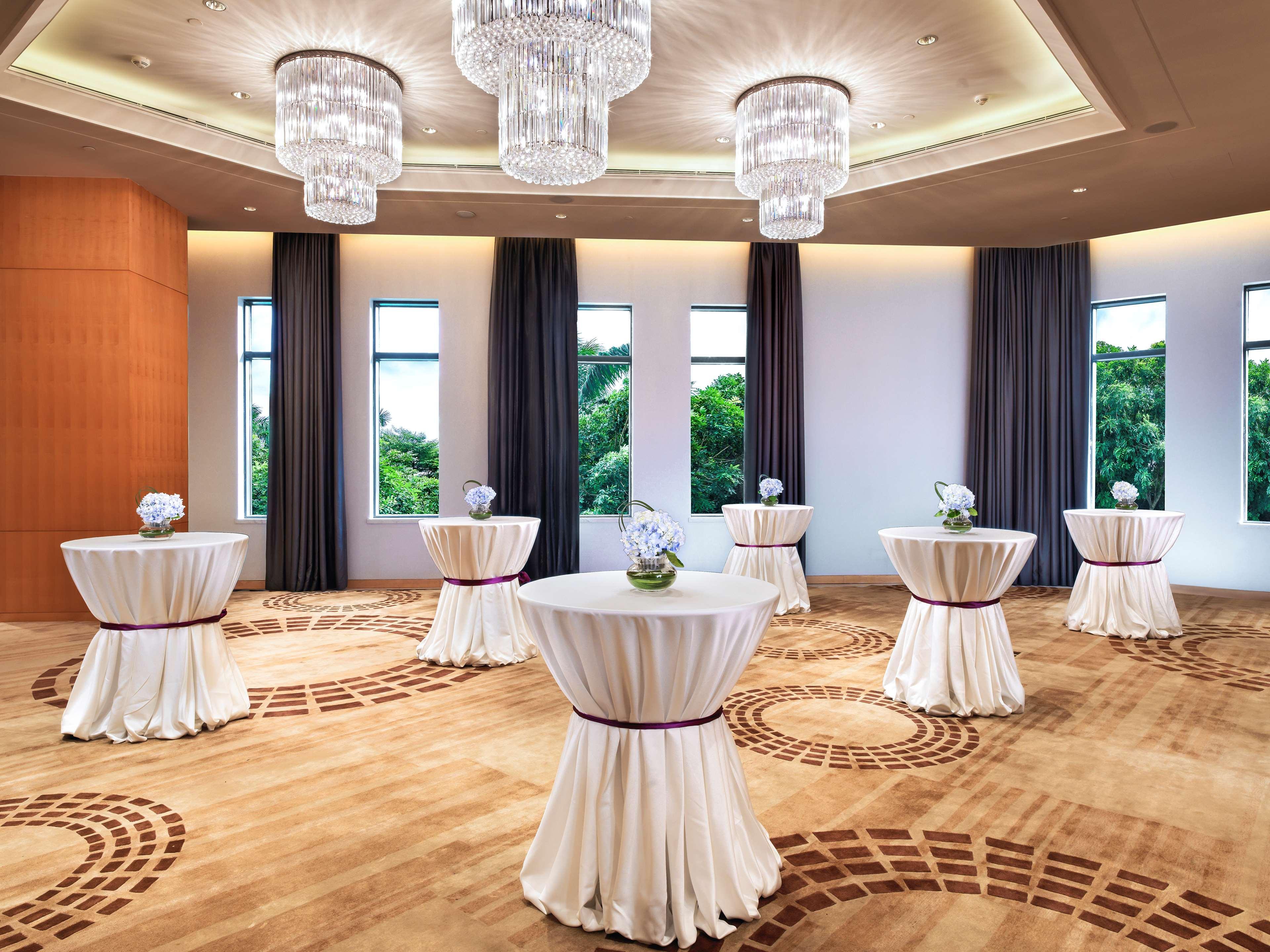 Hilton Guangzhou Baiyun - Free Shuttle For Canton Fair Period, Close To Luhu Golf Club & Leather Market Экстерьер фото