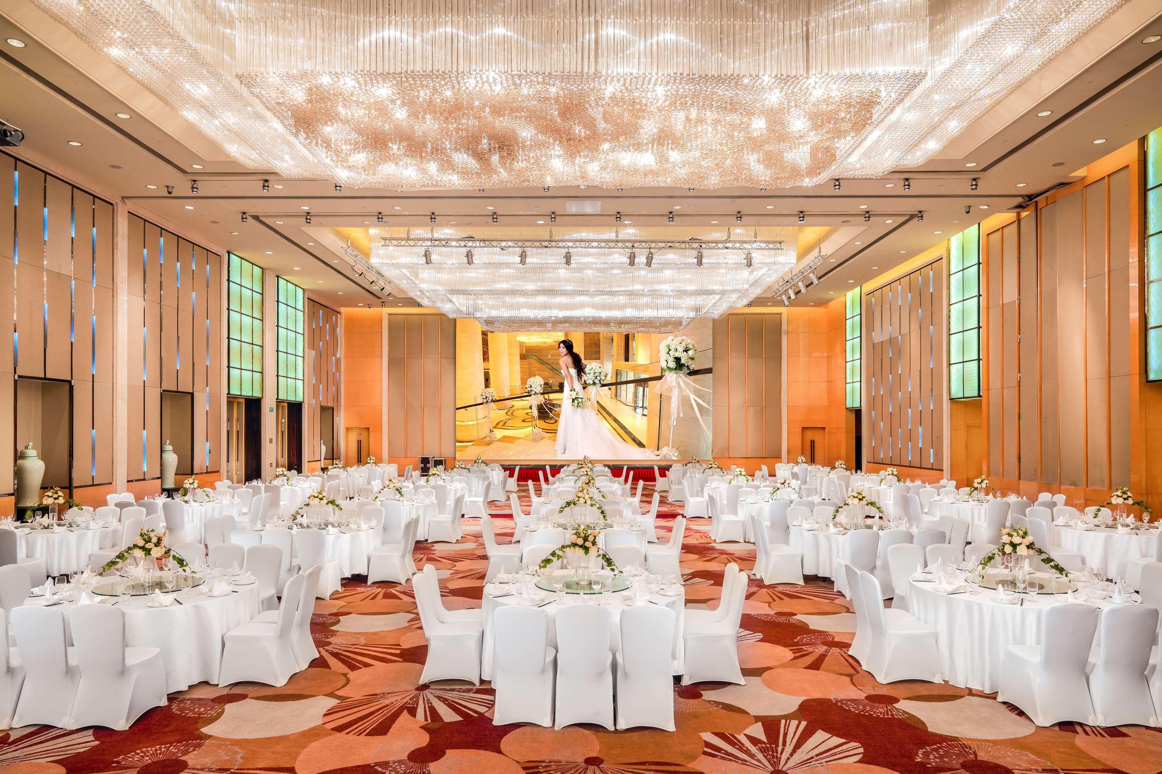 Hilton Guangzhou Baiyun - Free Shuttle For Canton Fair Period, Close To Luhu Golf Club & Leather Market Экстерьер фото
