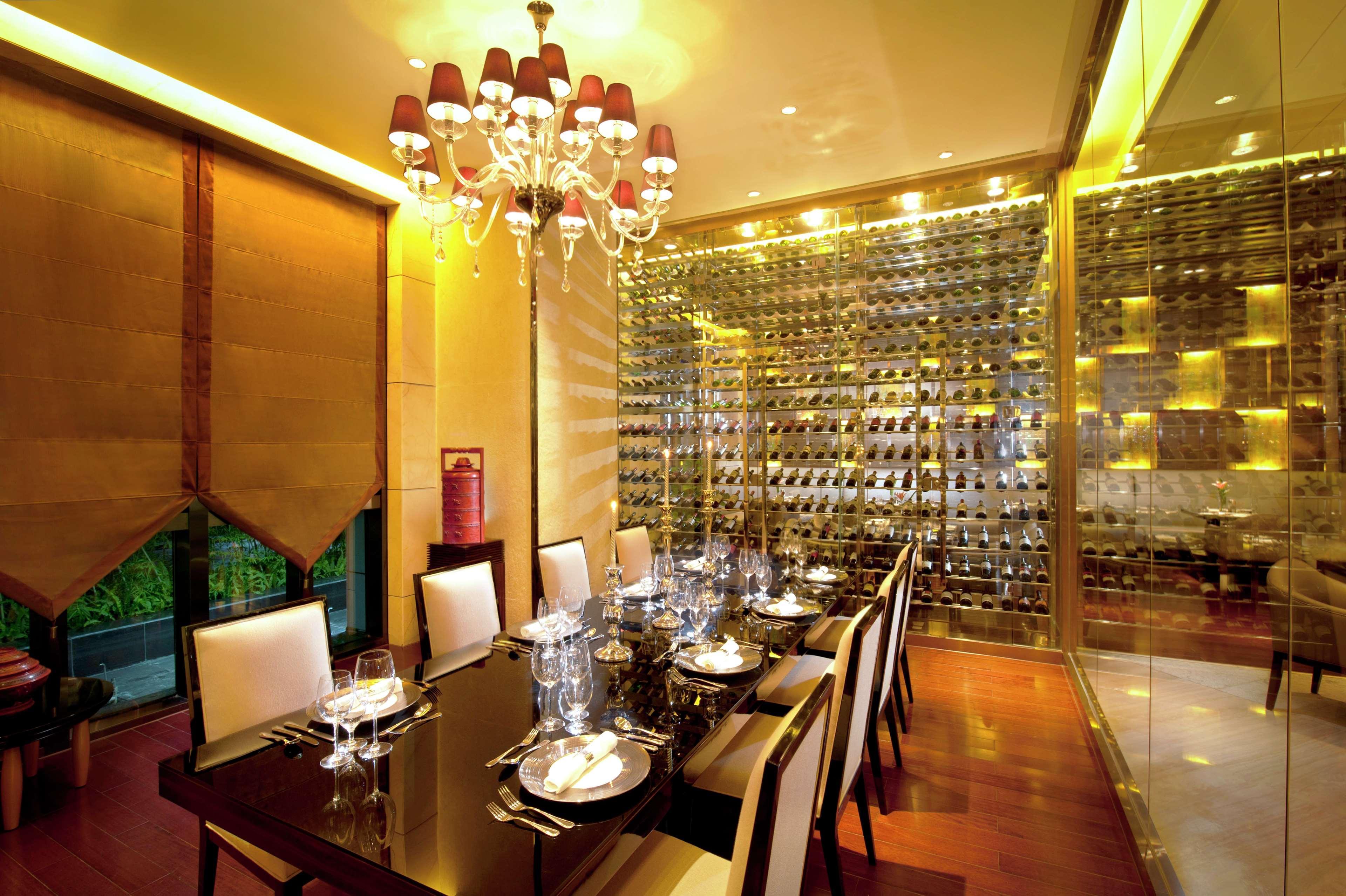 Hilton Guangzhou Baiyun - Free Shuttle For Canton Fair Period, Close To Luhu Golf Club & Leather Market Экстерьер фото