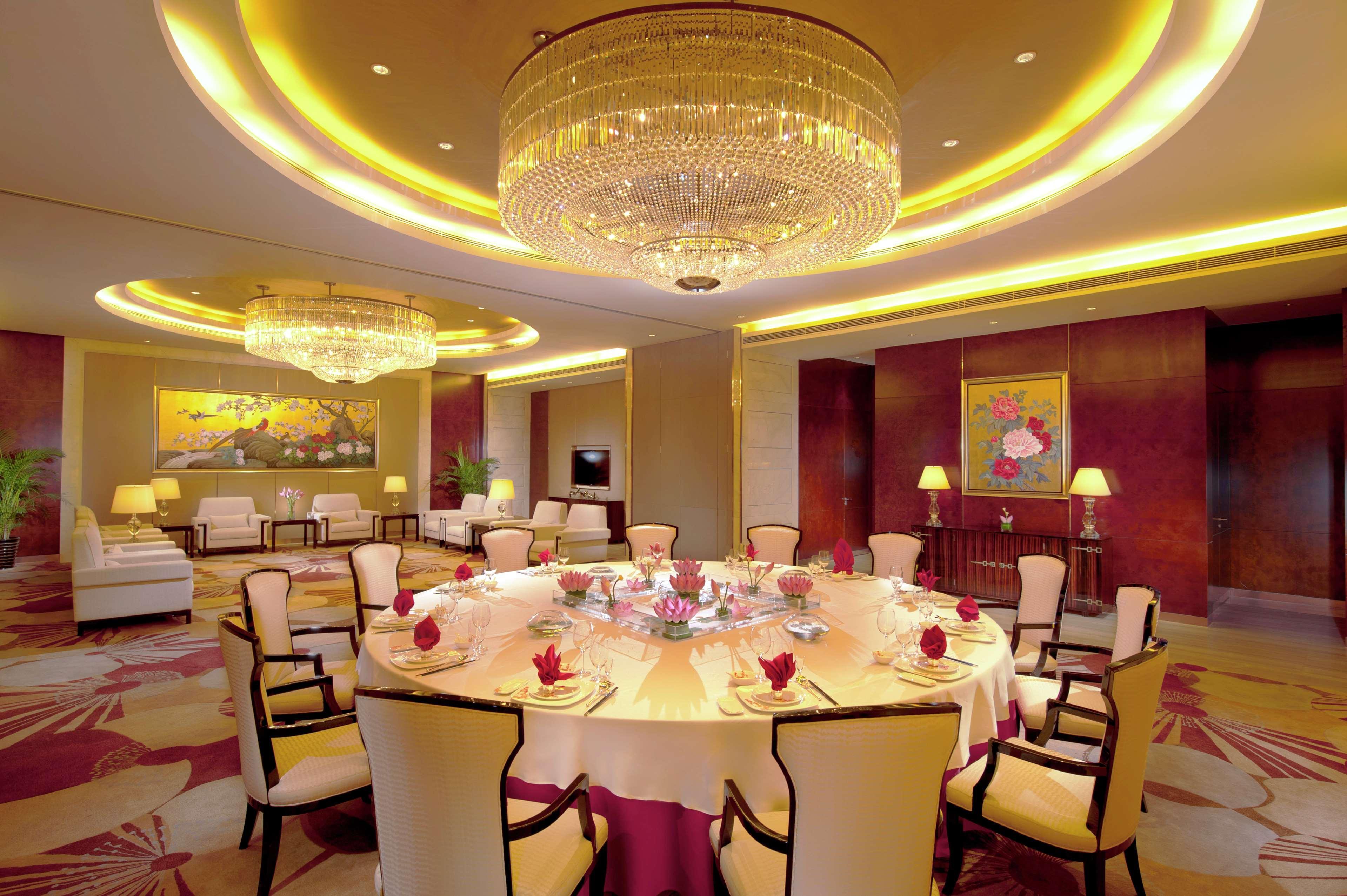 Hilton Guangzhou Baiyun - Free Shuttle For Canton Fair Period, Close To Luhu Golf Club & Leather Market Экстерьер фото