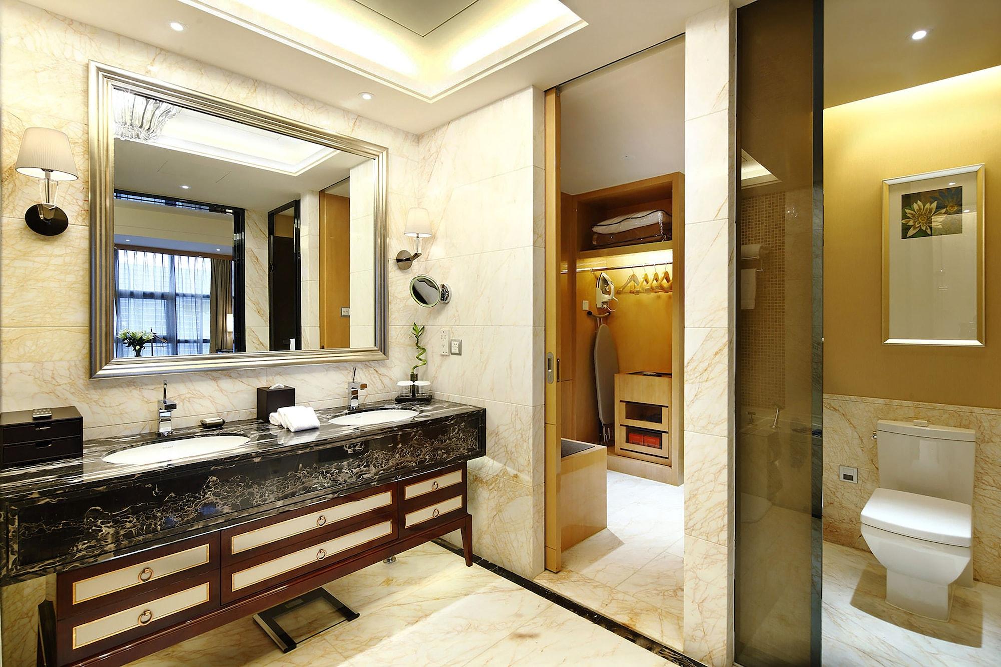 Hilton Guangzhou Baiyun - Free Shuttle For Canton Fair Period, Close To Luhu Golf Club & Leather Market Экстерьер фото