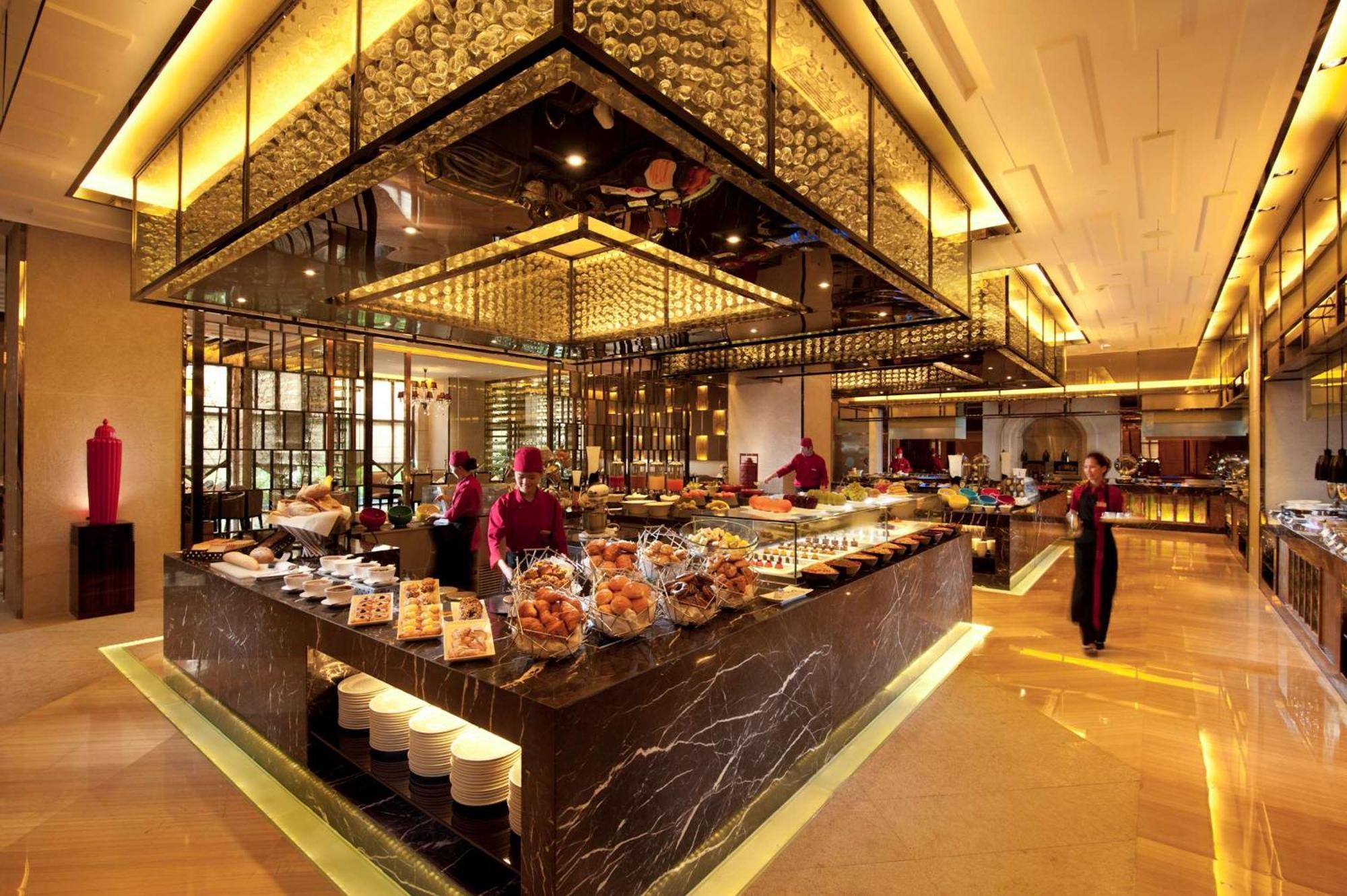 Hilton Guangzhou Baiyun - Free Shuttle For Canton Fair Period, Close To Luhu Golf Club & Leather Market Экстерьер фото