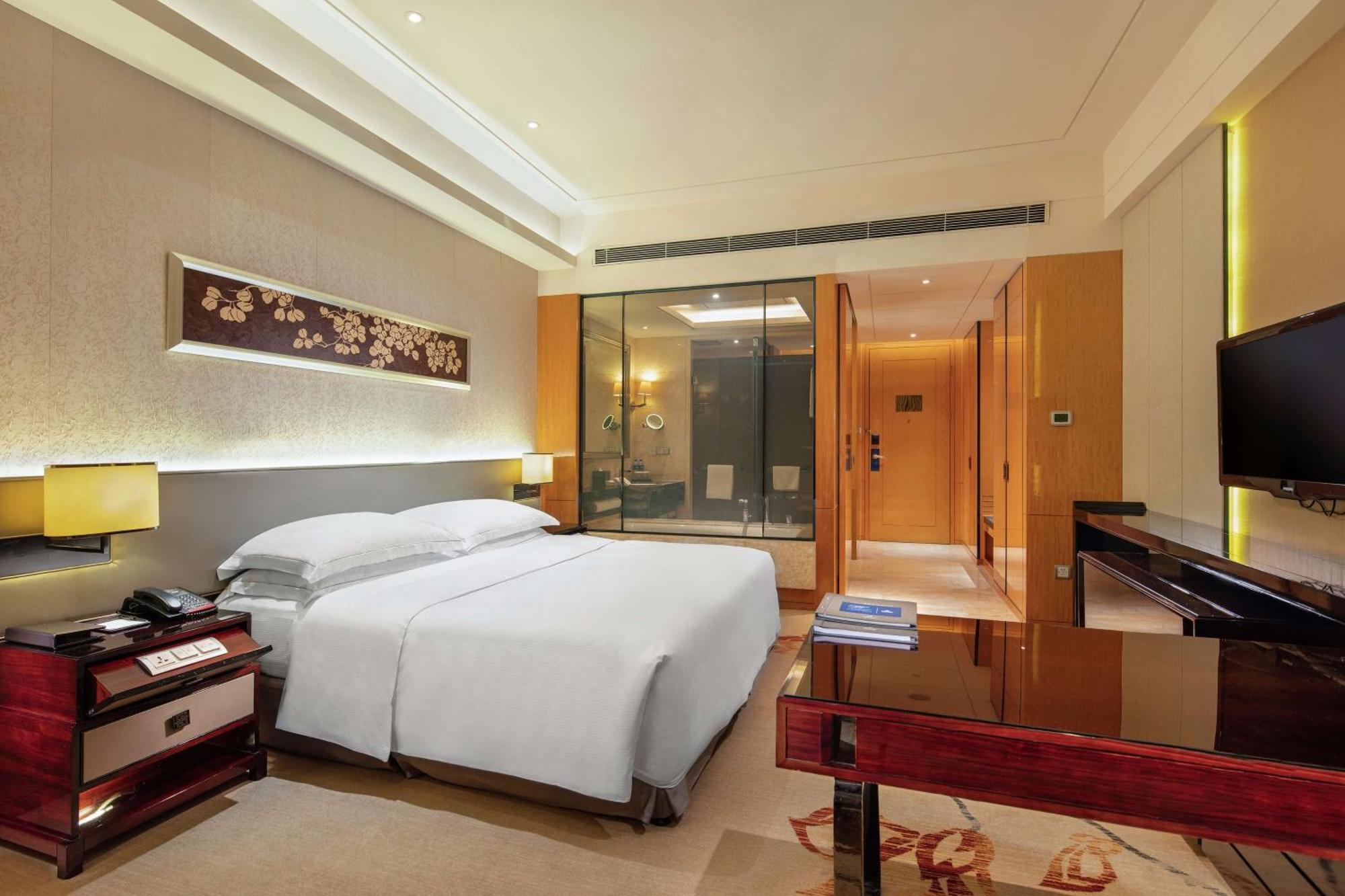 Hilton Guangzhou Baiyun - Free Shuttle For Canton Fair Period, Close To Luhu Golf Club & Leather Market Экстерьер фото