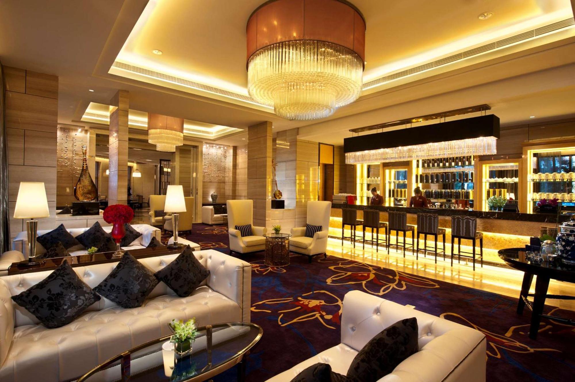 Hilton Guangzhou Baiyun - Free Shuttle For Canton Fair Period, Close To Luhu Golf Club & Leather Market Экстерьер фото