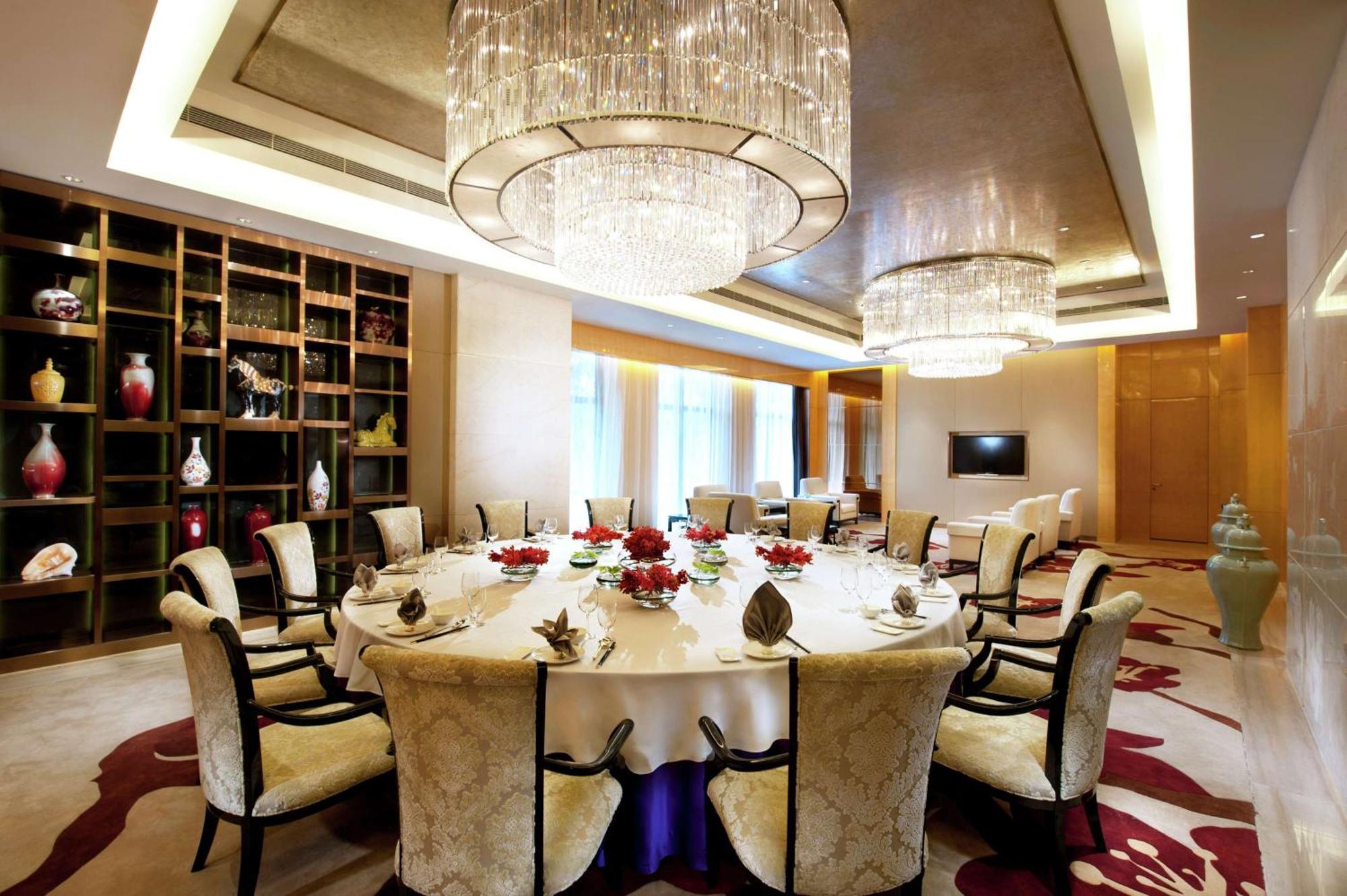 Hilton Guangzhou Baiyun - Free Shuttle For Canton Fair Period, Close To Luhu Golf Club & Leather Market Экстерьер фото