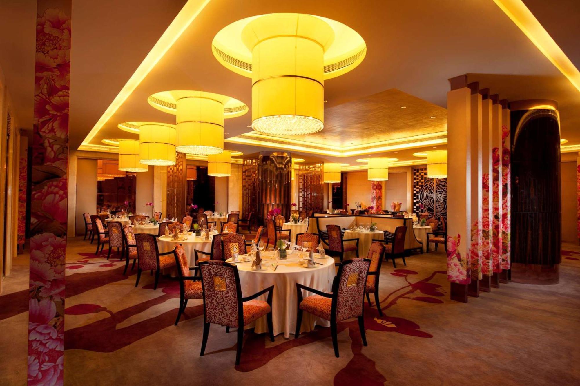 Hilton Guangzhou Baiyun - Free Shuttle For Canton Fair Period, Close To Luhu Golf Club & Leather Market Экстерьер фото