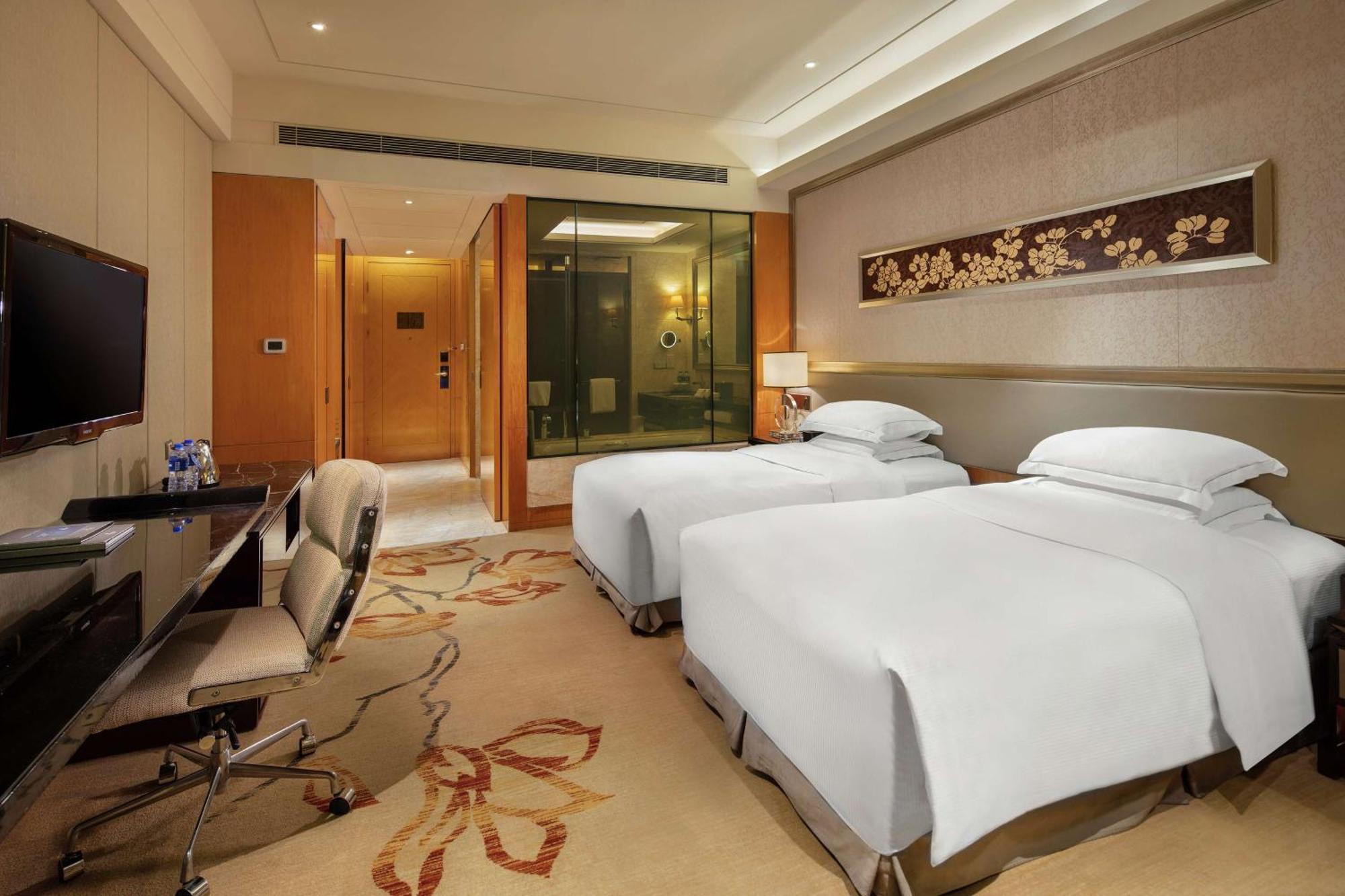 Hilton Guangzhou Baiyun - Free Shuttle For Canton Fair Period, Close To Luhu Golf Club & Leather Market Экстерьер фото